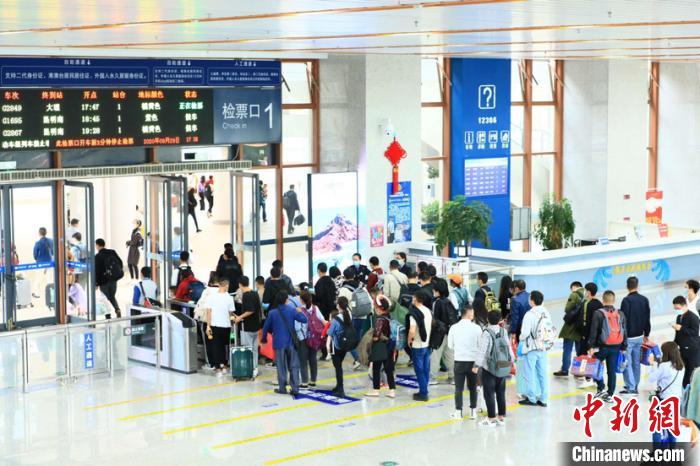 高铁带火云南旅游 大理旅客恢复至九成以上
